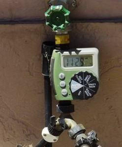 Elemes öntözővezérlő használatban kép